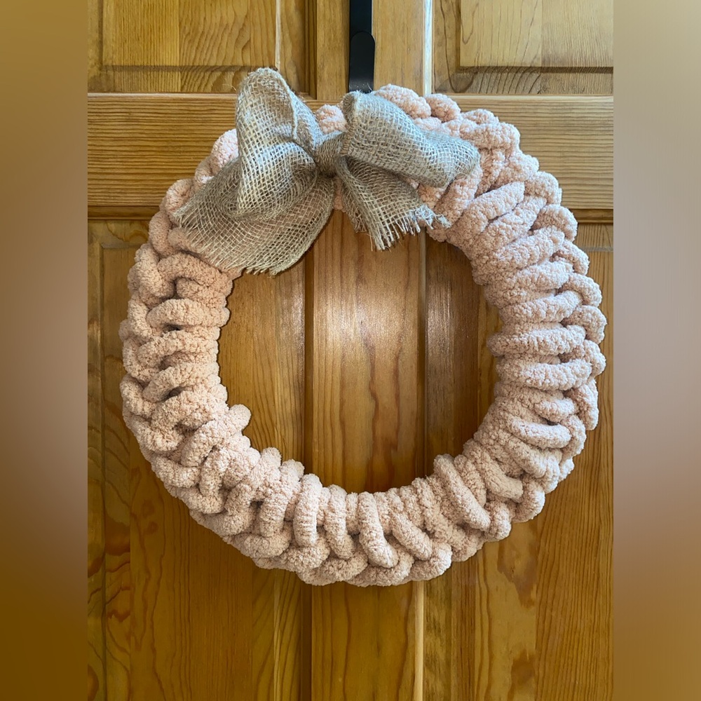 Fall / Autumn Yarn Wreath. Handmade Farmhouse Style Wreath
